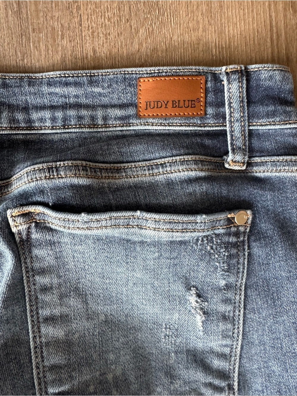 Judy Blue Boyfriend Fit Jeans - Picture 5 of 6